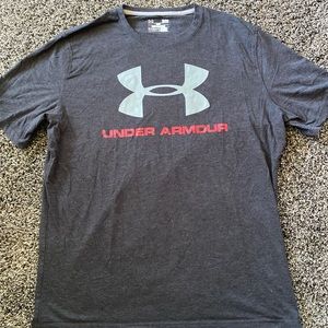 UA loose fit Tee